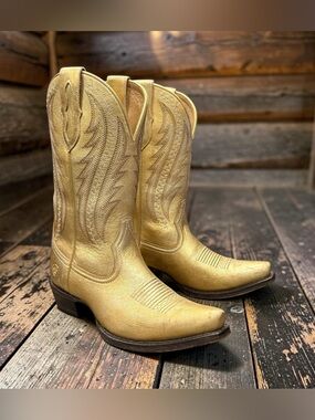 ARIAT WOMEN'S TAILGATE GOLD WESTERN BOOTS - SNIP TOE 6.5